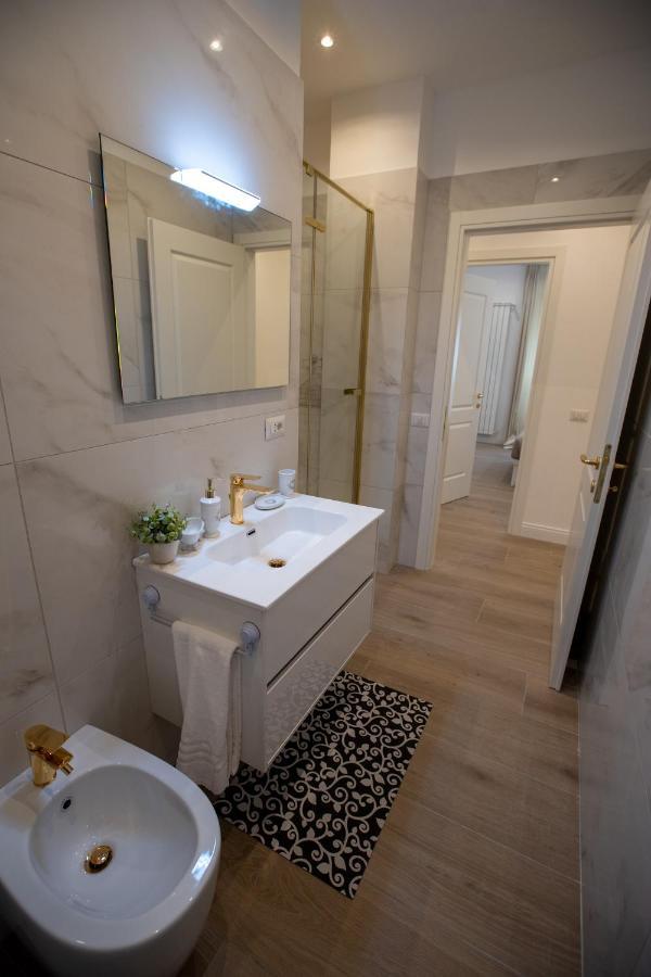 Suite Imperiale Colosseo Рим Екстериор снимка