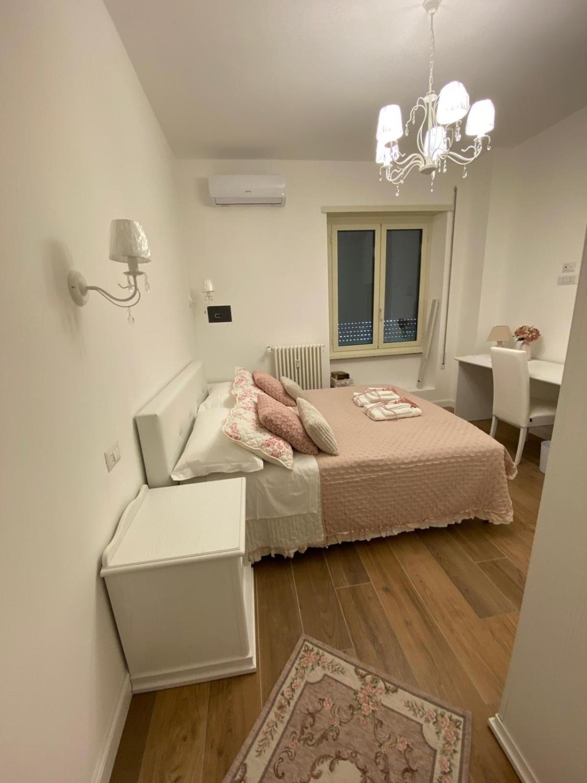 Suite Imperiale Colosseo Рим Екстериор снимка